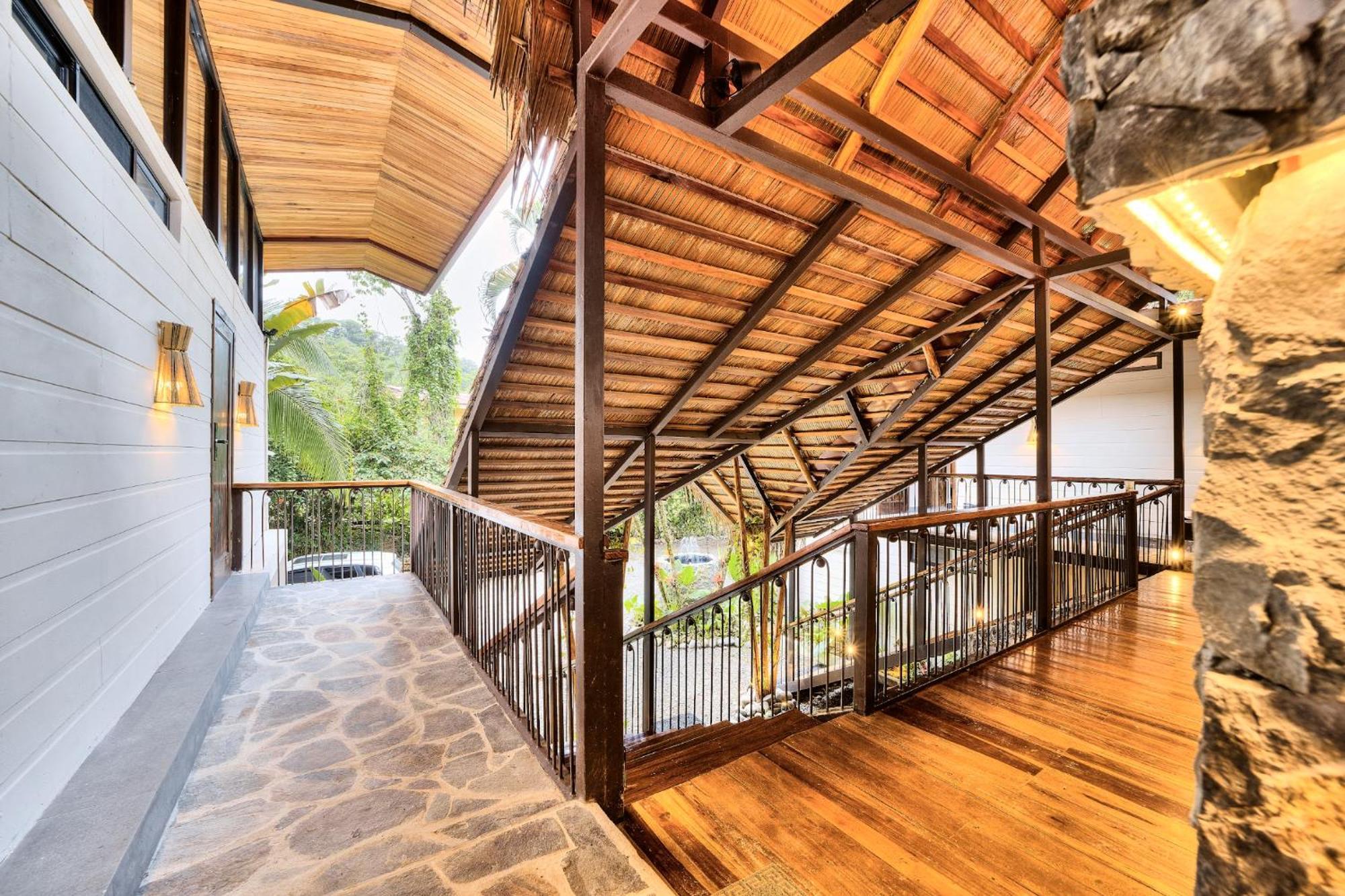 Conga Boutique Hotel Puerto Viejo de Talamanca Buitenkant foto